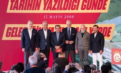 Galatasaray camiası, UEFA Kupası zaferinin 24. yıl dönümünde bir araya geldi