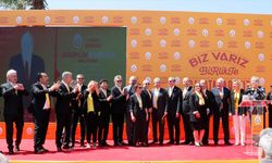 Galatasaray Kulübünün başkan adaylarından Süheyl Batum, kongre üyeleriyle buluştu