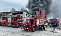 GÜNCELLEME - Aksaray'da atık yağ geri dönüşüm fabrikasında çıkan yangın kontrol altına alındı