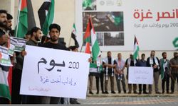 İdlib üniversitesi öğrencileri Gazze'ye destek gösterisi düzenledi