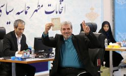 İran'da cumhurbaşkanlığı seçimleri için ilk adaylık başvuruları yapıldı