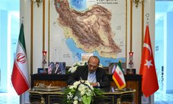 İran'ın Ankara Büyükelçiliğinde, İran Cumhurbaşkanı Reisi için taziye defteri açıldı
