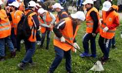 İstanbul'da "Orman Benim" etkinliğinde çöpler toplandı