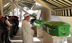 Kilis'te evlerinde ölü bulunan 5 kişinin cenazeleri defnedildi