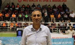 Muş ve Bitlis'te öğrenciler geleneksel oyunları oynayarak eğlendi