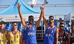 Plaj Voleybolu Balkan Şampiyonası’nda Özdemir-Kuru ikilisi şampiyon oldu