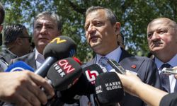 CHP Genel Başkanı Özel, Meclis'te gazetecilerin sorularını yanıtladı
