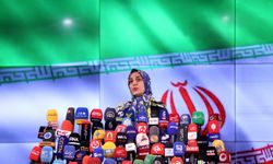İran'da eski Cumhurbaşkanı Yardımcısı ile eski kadın Milletvekili cumhurbaşkanı adaylığı için başvuru yaptı