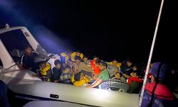 İzmir açıklarında 15 düzensiz göçmen kurtarıldı, 22 göçmen yakalandı
