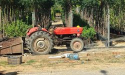 İzmir'de traktörün altında kalarak ölen çiftin cenazeleri toprağa verildi