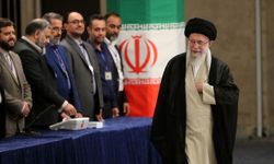Oyunu kullanan İran lideri Hamaney, halkı sandığa çağırdı