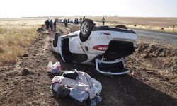 Şanlıurfa'da şarampole devrilen otomobildeki 6 kişi yaralandı