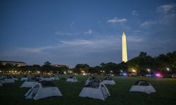 Washington'daki Gazze destekçisi göstericiler, Beyaz Saray'ın karşısında çadır kampı kurdu