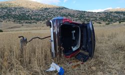 Afyonkarahisar'da tarlaya devrilen otomobildeki 5 kişi yaralandı
