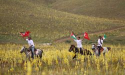 Atlı spor kulübü üyelerinden 2 bin 200 rakımlı yaylada Filistin'e destek