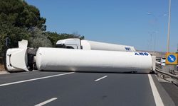 Çatalca'da gaz yüklü tankerin devrilmesi sonucu TEM Otoyolu trafiğe kapatıldı