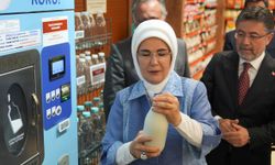 Emine Erdoğan, atıksız alışverişi teşvik eden marketi ziyaret etti