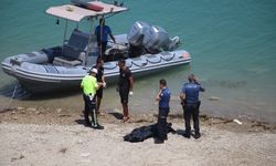 GÜNCELLEME 2 - Adana'da köprüden baraj gölüne düşen otomobildeki aynı aileden 4 kişinin cesetleri bulundu