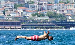 İstanbul'da sıcak hava ve nem nedeniyle sahil ve parklar boş kaldı