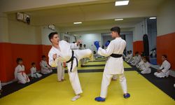 Karate Milli Takımı Antrenörü Güney, Şanlıurfa'da yetenekli çocukları spora kazandırıyor