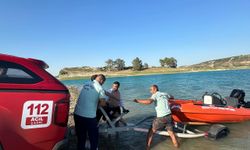 Mersin'de göldeki adacıkta mahsur kalan kişiyi itfaiye kurtardı