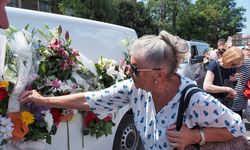 Srebrenitsa Soykırımı kurbanlarının cenazeleri, Saraybosna'dan Potoçari Anıt Mezarlığı'na uğurlandı