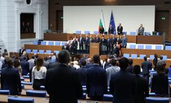 Bulgaristan'da geçici hükümet Parlamento'da yemin ederek göreve başladı