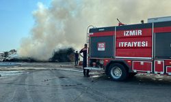 İzmir'de hurda depolama alanında yangın çıktı