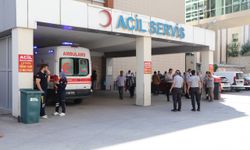 Niğde'de minibüs ile hafif ticari aracın çarpışması sonucu 9 kişi yaralandı