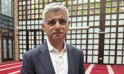 Sadiq Khan'a göre siyasilerin dili aşırı sağcı şiddeti körüklüyor