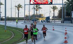 12. Uluslararası 9 Eylül İzmir Yarı Maratonu koşuldu