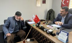 Ardahan'da huzurevinin 92 yaşındaki sakini deyişleriyle misafirlerini ağırlıyor