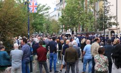 Arnavutluk'taki protestoda bir kez daha Tiran Belediye Başkanı Veliaj'ın istifası istendi