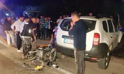 Bursa'da dönüş yapan otomobile çarpan motosikletteki 2 kardeş yaralandı