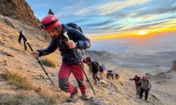 Miralay Cemil Cahit Toydemir'in başlattığı Erciyes tırmanışı 100 yıldır devam ediyor