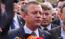 CHP Genel Başkanı Özgür Özel MYK toplantısı için Esenyurt'ta