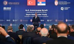 Cumhurbaşkanı Erdoğan : "(Türkiye-Sırbistan) İki ülke olarak kısa sürede çok önemli mesafe aldık. Ticaret hacmimiz 2 yıl üst üste rekor kırarak 2 milyar doları aştı."