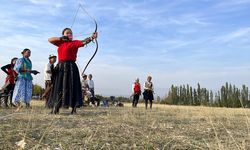 Kırgızistan'da okçuluk sporuna kadınların ilgisi artıyor