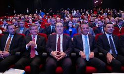 CHP Genel Başkanı Özel "Demokrasi Yoluna Dönüş Forumu"nda konuştu: