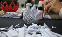 Japon origami sanatını Özbek desenleriyle buluşturdu