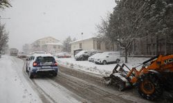 Malatya-Kayseri kara yolu yoğun kar yağışı nedeniyle ulaşıma kapandı