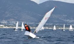 Bodrum'da ablasının anısına düzenlenen yelken yarışlarında birincilik elde etti