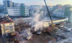 Konya'da çöken binanın enkazındaki arama kurtarma faaliyetleri sürüyor
