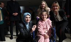 Bakan Göktaş, özel eğitim gören çocuklarla bir araya geldi: