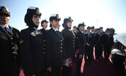 Kadın bahriyeliler, TCG Nusret Gemisi ile Çanakkale Boğazı'ndaki seyir faaliyetine katıldı