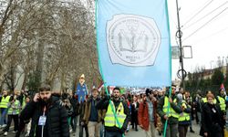 Sırbistan'da tren istasyonundaki kazaya tepki gösteren öğrenciler gösterilerini sürdürüyor