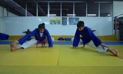 Avrupa birincisi Hakkarili kuraşçı kuzenlerin yeni hedefi dünya şampiyonluğu