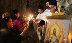 Hatay'da St. Pierre Kilisesi'nde Paskalya ayini düzenlendi