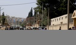 PKK/YPG'li teröristler Halep kent merkezinden çekilmeye devam ediyor