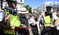 Londra Polisi, "Palestine Action"a destek veren 200 kişiyi gözaltına aldı